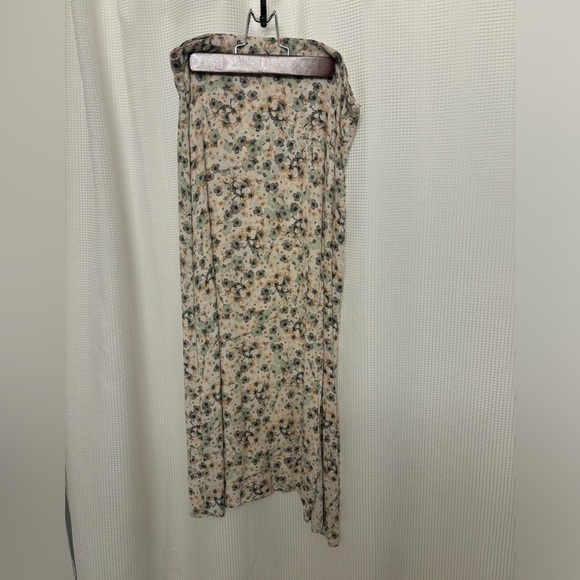 H&M midi skirt - floral. - Picture 2 of 6